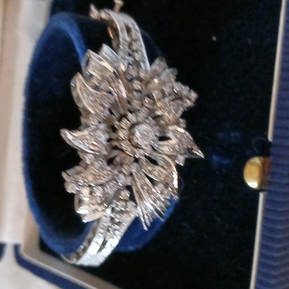 14k Ladies white gold diamond bangle bracelet OFFERS CONSiDERED - Picture 2 of 7